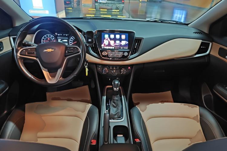 Used Chevrolet Monza 2022 320 Automatic Enjoyment Edition Center Console