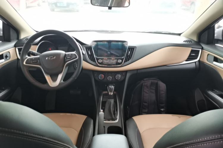 Used Chevrolet Monza 2022 320 Automatic Enjoyment Sunroof Version Center Console