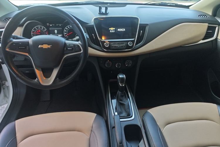 Used Chevrolet Monza 2022 320 Automatic Enjoyment Sunroof Version Center Console