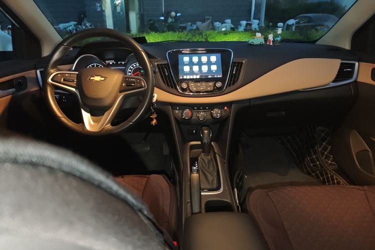 Used Chevrolet Monza 2022 320 Automatic Enjoyment Sunroof Version Center Console