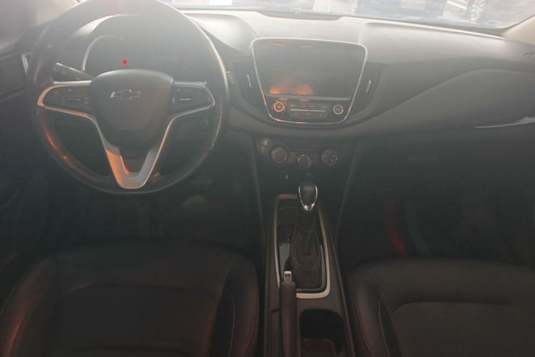 Used Chevrolet Monza 2022 Light Hybrid Redline 320T Dual-Clutch Thrilling Edition Center Console