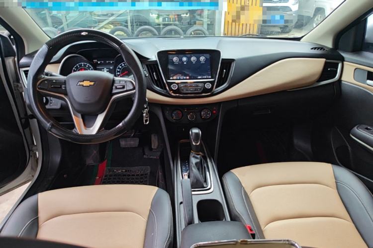 Used Chevrolet Monza 2022 320 Automatic Enjoyment Edition Center Console