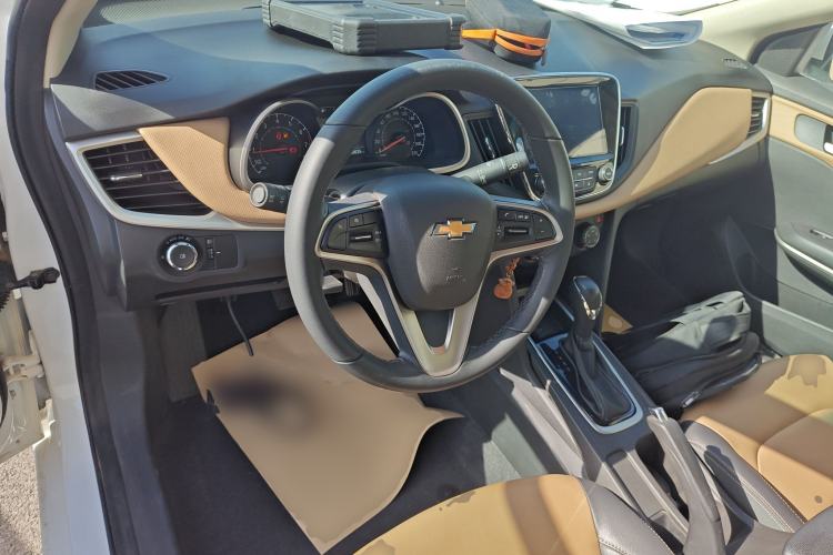 Used Chevrolet Monza 2022 320 Automatic Enjoyment Sunroof Version Center Console