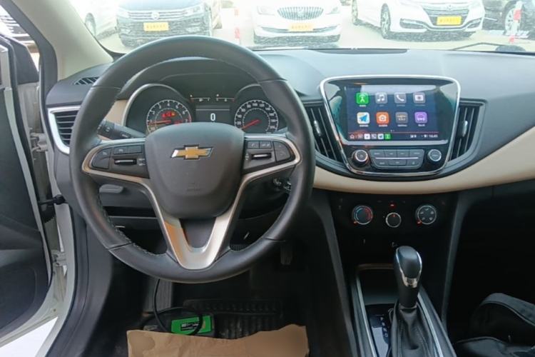Used Chevrolet Monza 2022 320 Automatic Enjoyment Sunroof Version Center Console