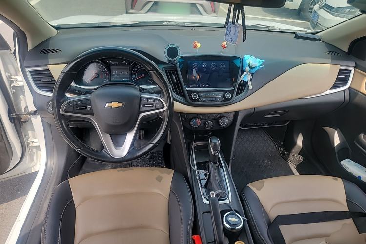 Used Chevrolet Monza 2022 320 Automatic Enjoyment Sunroof Version Center Console