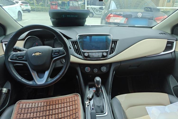 Used Chevrolet Monza 2022 320 Automatic Enjoyment Sunroof Version Center Console