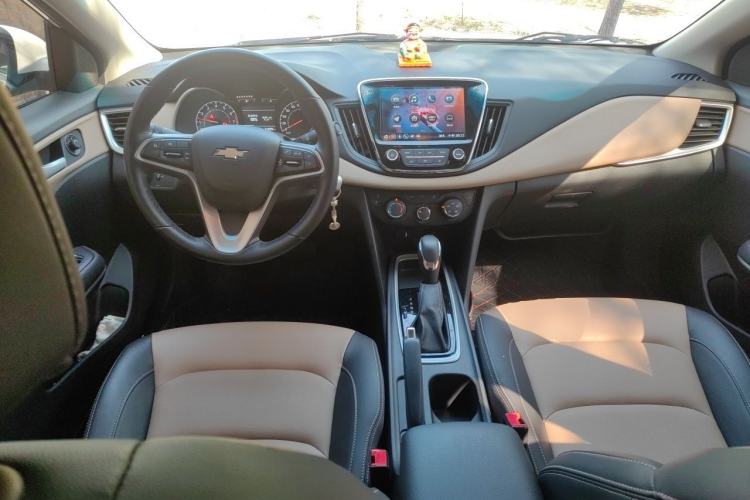 Used Chevrolet Monza 2022 320 Automatic Enjoyment Sunroof Version Center Console
