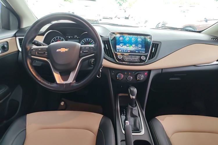 Used Chevrolet Monza 2022 320 Automatic Enjoyment Sunroof Version Center Console