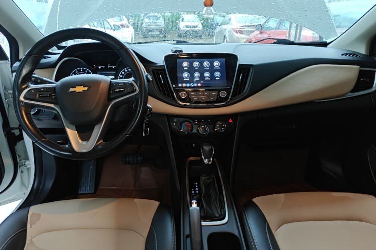 Used Chevrolet Monza 2022 320 Automatic Enjoyment Sunroof Version Center Console