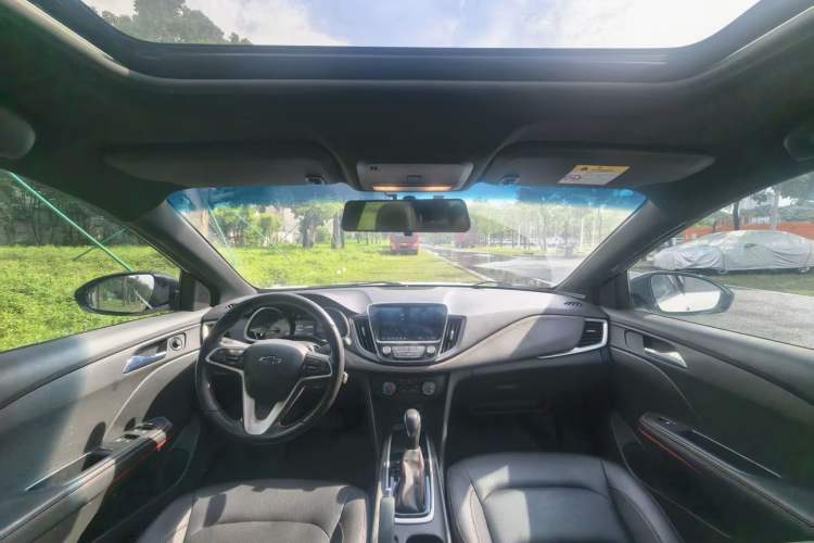 Used Chevrolet Monza 2022 Light Hybrid RS 330T Automatic Comfort Edition Center Console