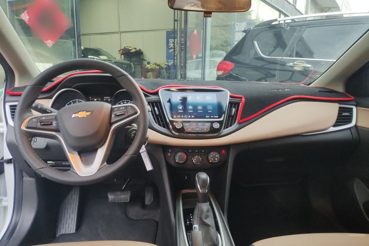 Used Chevrolet Monza 2022 320 Automatic Enjoyment Edition Center Console