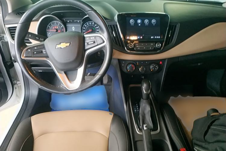 Used Chevrolet Monza 2022 320 Automatic Enjoyment Sunroof Version Center Console