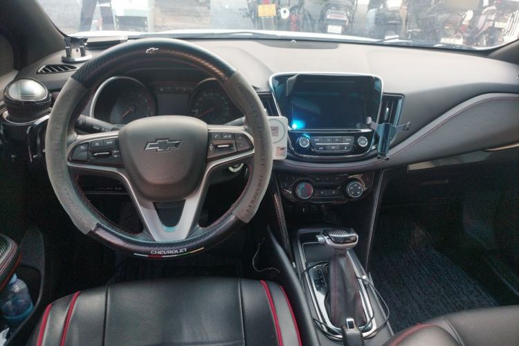 Used Chevrolet Monza 2022 Light Hybrid RS 330T Automatic Comfort Edition Center Console
