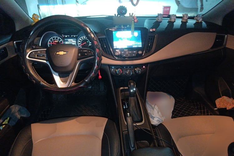 Used Chevrolet Monza 2022 320 Automatic Enjoyment Sunroof Version Center Console