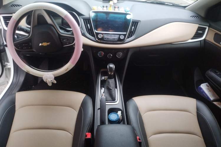Used Chevrolet Monza 2022 320 Automatic Enjoyment Sunroof Version Center Console