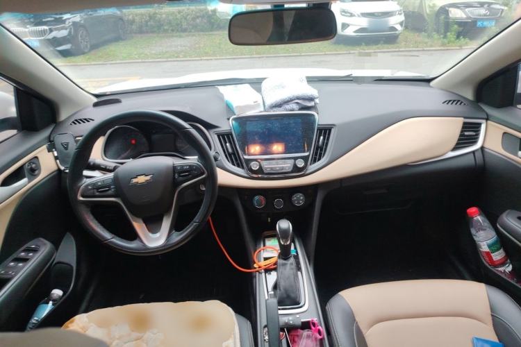 Used Chevrolet Monza 2022 320 Automatic Enjoyment Edition Center Console