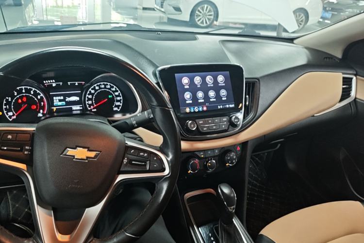 Used Chevrolet Monza 2022 320 Automatic Enjoyment Sunroof Version Center Console