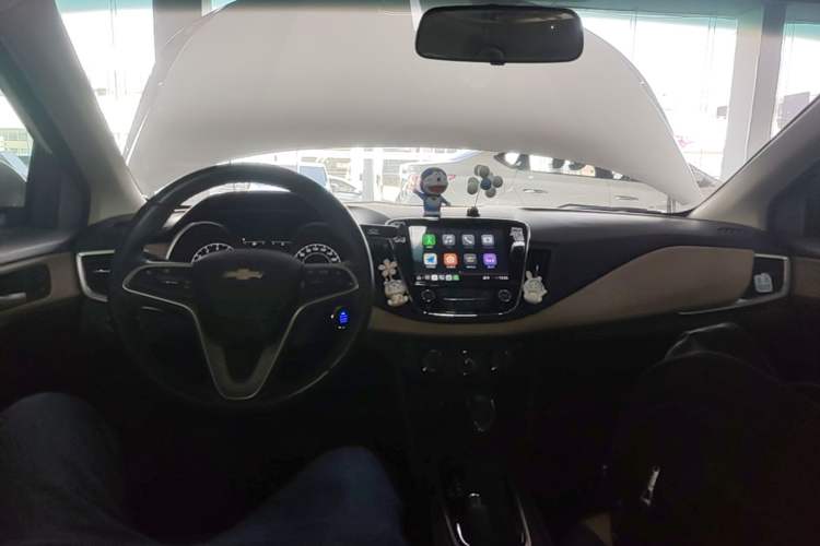 Used Chevrolet Monza 2022 320 Automatic Enjoyment Sunroof Version Center Console