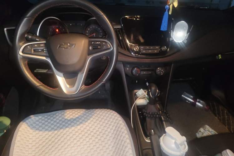 Used Chevrolet Monza 2022 Light Hybrid RS 330T Automatic Comfort Edition Center Console