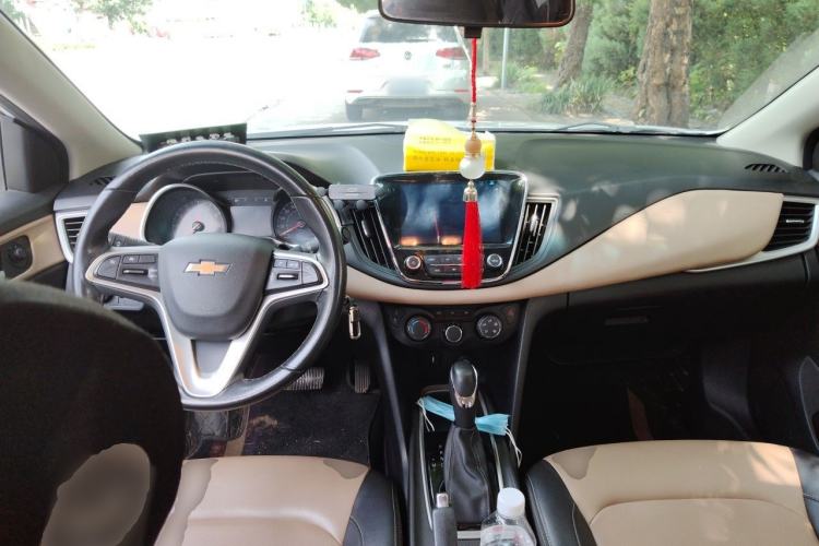 Used Chevrolet Monza 2022 320 Automatic Enjoyment Sunroof Version Center Console