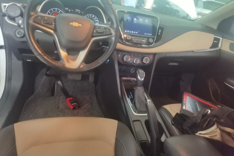 Used Chevrolet Monza 2022 320 Automatic Enjoyment Edition Center Console