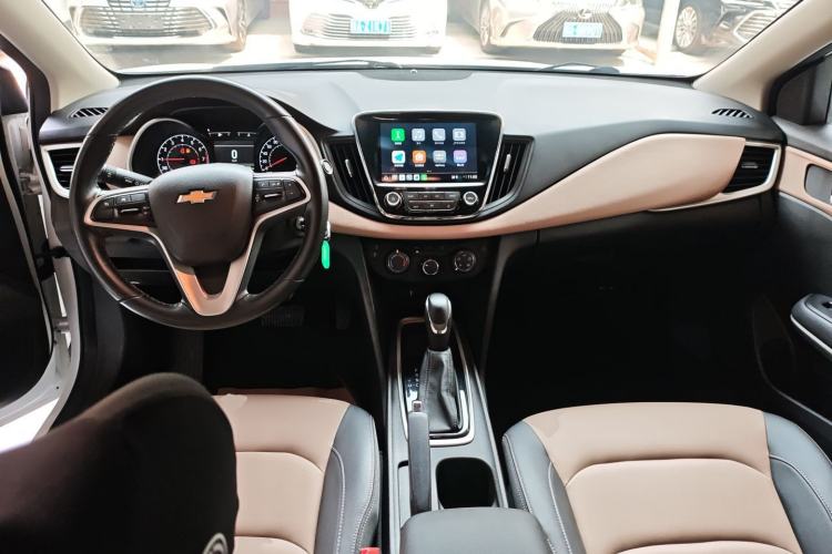 Used Chevrolet Monza 2022 320 Automatic Enjoyment Sunroof Version Center Console