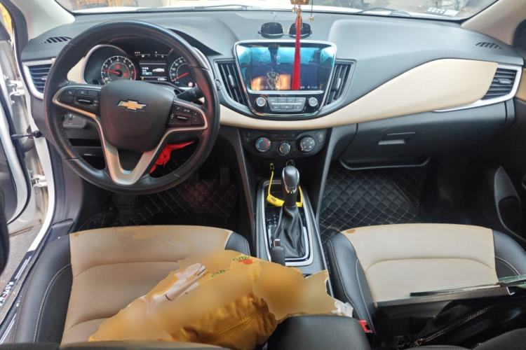 Used Chevrolet Monza 2022 320 Automatic Enjoyment Edition Center Console