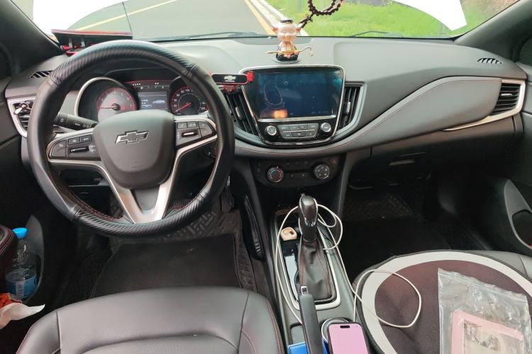 Used Chevrolet Monza 2022 Light Hybrid RS 330T Automatic Comfort Edition Center Console