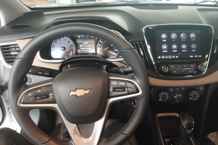 Used Chevrolet Monza 2022 320 Automatic Enjoyment Edition Center Console