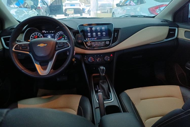 Used Chevrolet Monza 2022 320 Automatic Enjoyment Sunroof Version Center Console