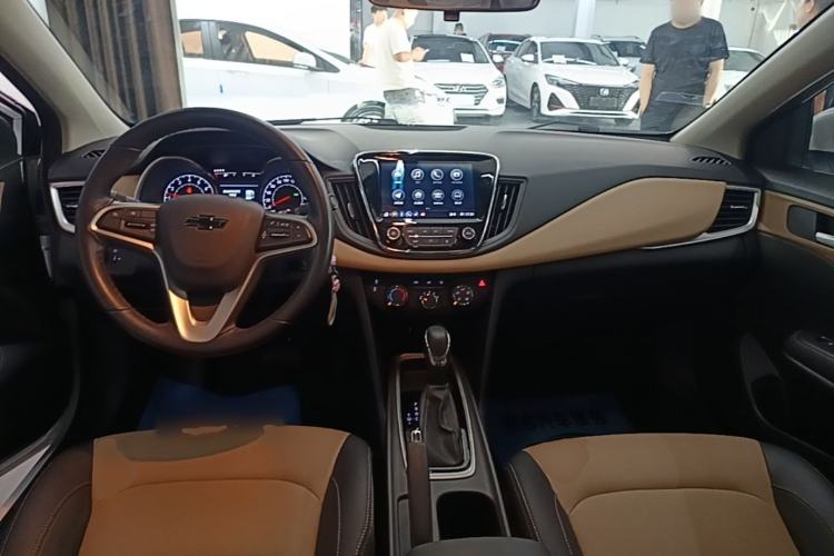 Used Chevrolet Monza 2022 320 Automatic Enjoyment Sunroof Version Center Console