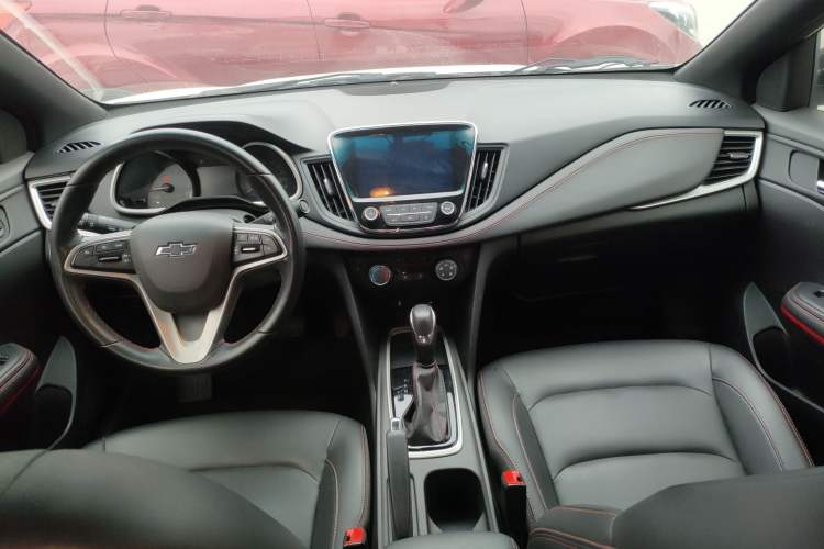 Used Chevrolet Monza 2022 Light Hybrid RS 330T Automatic Comfort Edition Center Console