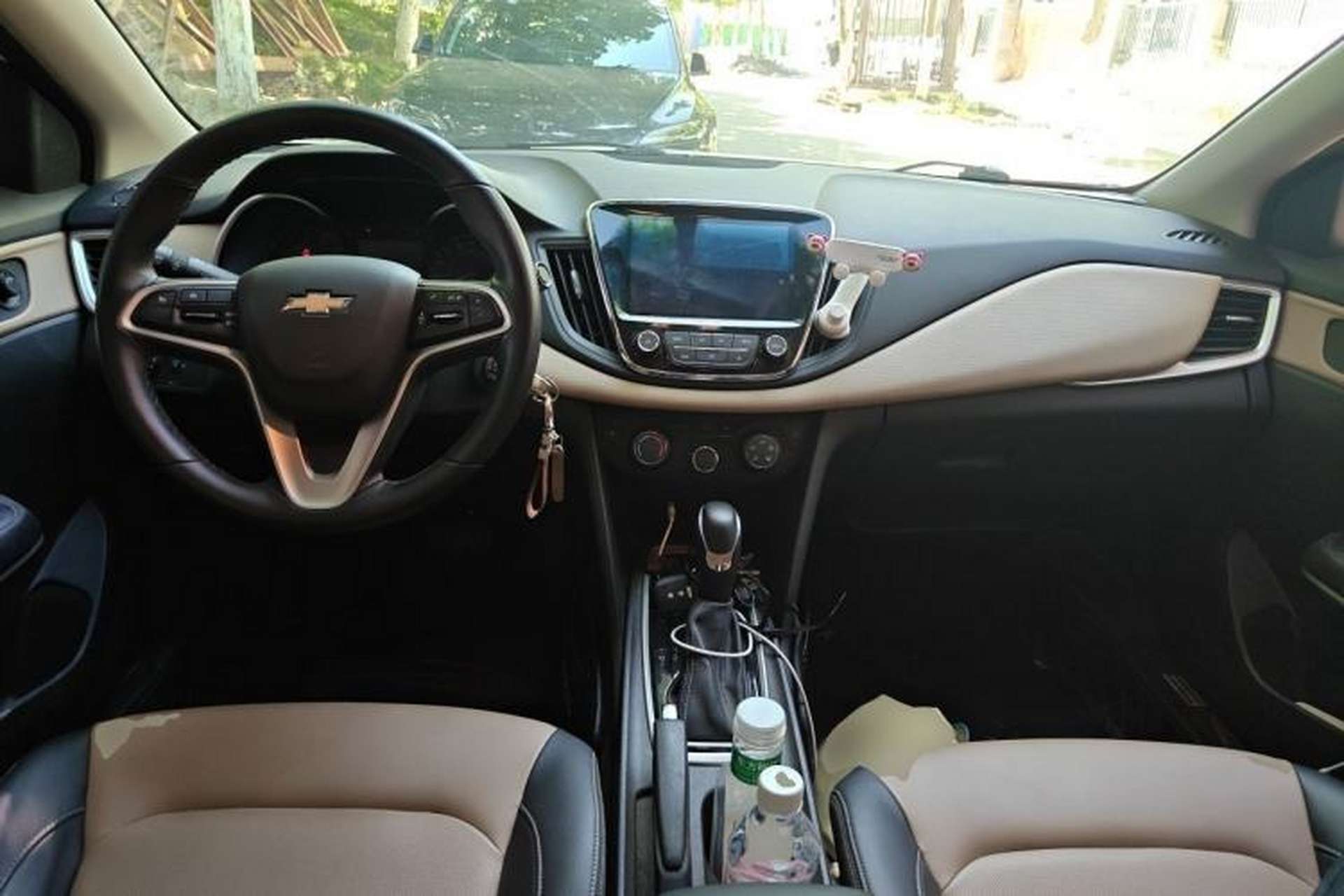 Used Chevrolet Monza 2022 320 Automatic Enjoyment Sunroof Version Center Console