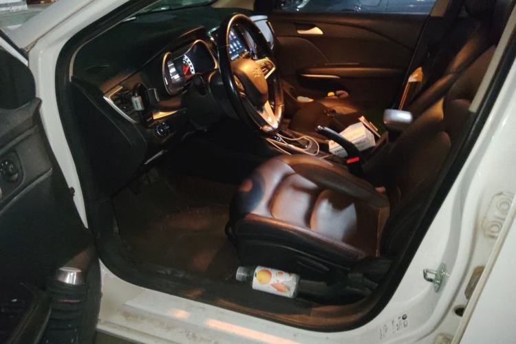 Used Chevrolet Monza 2022 Light Hybrid Redline 320T Dual-Clutch Thrilling Edition Driver Seat