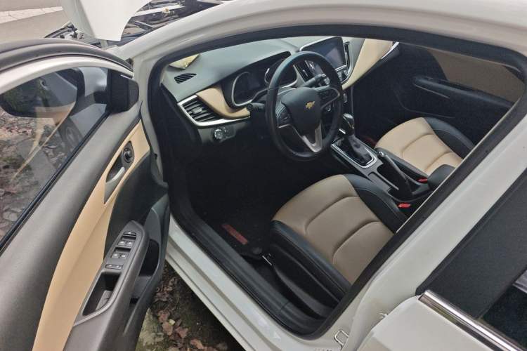 Used Chevrolet Monza 2022 320 Automatic Enjoyment Sunroof Version Driver Seat