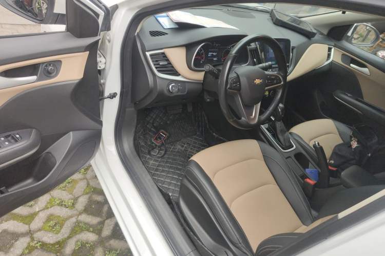 Used Chevrolet Monza 2022 320 Automatic Enjoyment Sunroof Version Driver Seat