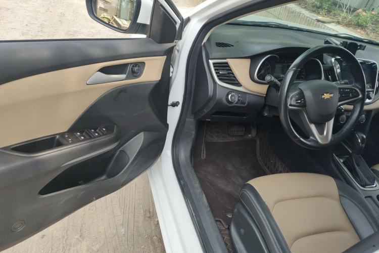 Used Chevrolet Monza 2022 320 Automatic Enjoyment Sunroof Version Driver Seat