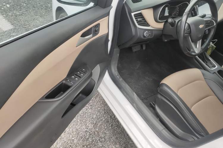 Used Chevrolet Monza 2022 320 Automatic Enjoyment Sunroof Version Driver Seat
