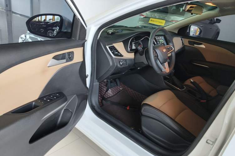 Used Chevrolet Monza 2022 320 Automatic Enjoyment Sunroof Version Driver Seat