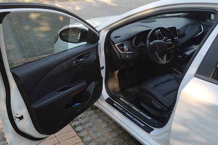 Used Chevrolet Monza 2022 Light Hybrid RS 330T Automatic Comfort Edition Driver Seat