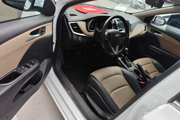Used Chevrolet Monza 2022 320 Automatic Enjoyment Sunroof Version Driver Seat