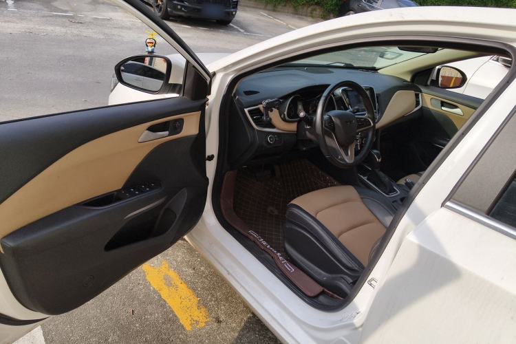 Used Chevrolet Monza 2022 320 Automatic Enjoyment Sunroof Version Driver Seat