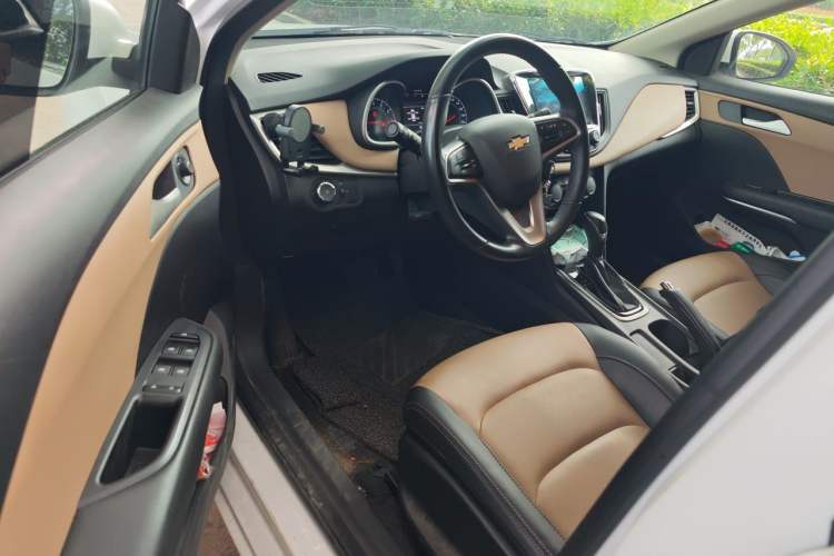 Used Chevrolet Monza 2022 320 Automatic Enjoyment Sunroof Version Driver Seat