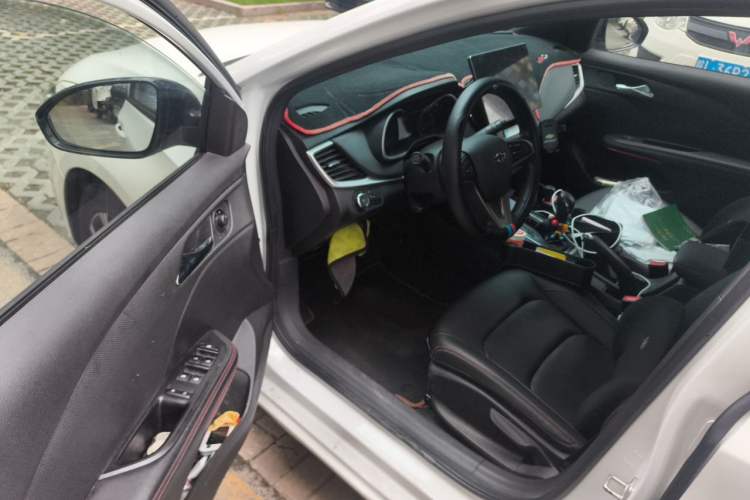 Used Chevrolet Monza 2022 Light Hybrid RS 330T Automatic Comfort Edition Driver Seat