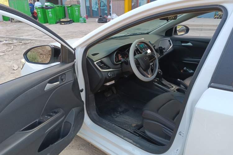 Used Chevrolet Monza 2022 Light Hybrid Redline 320T Dual-Clutch Thrilling Edition Driver Seat