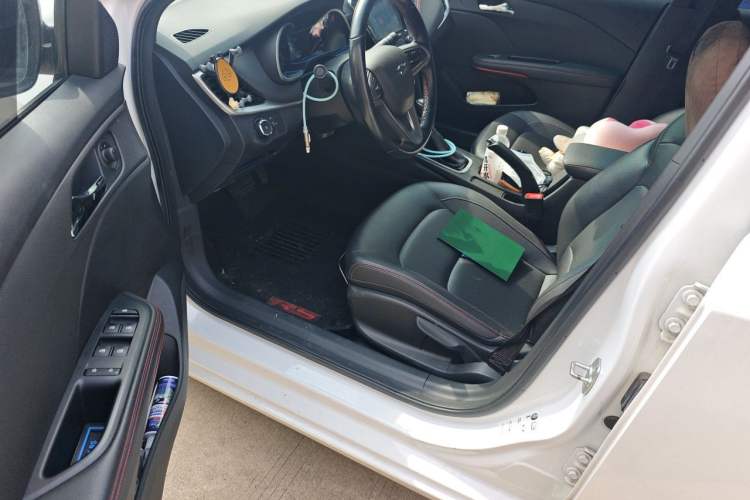 Used Chevrolet Monza 2022 Light Hybrid RS 330T Automatic Comfort Edition Driver Seat