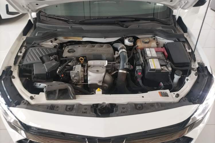 Used Chevrolet Monza 2022 Light Hybrid RS 330T Automatic Comfort Edition Engine Bay
