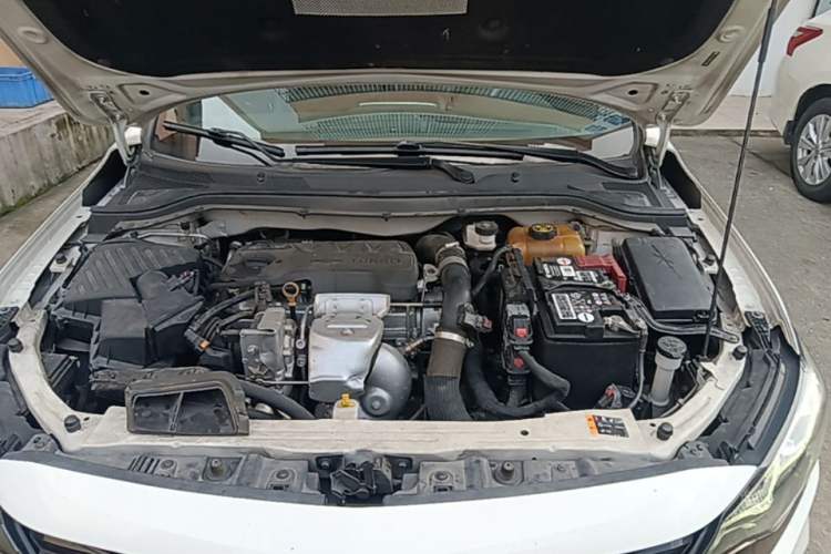 Used Chevrolet Monza 2022 Light Hybrid RS 330T Automatic Comfort Edition Engine Bay