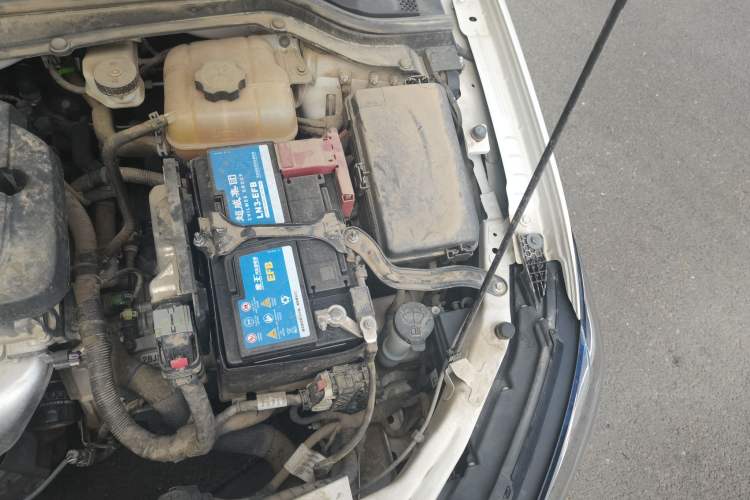 Used Chevrolet Monza 2022 320 Automatic Enjoyment Sunroof Version Engine Bay Left