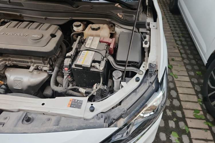 Used Chevrolet Monza 2022 320 Automatic Enjoyment Sunroof Version Engine Bay Left